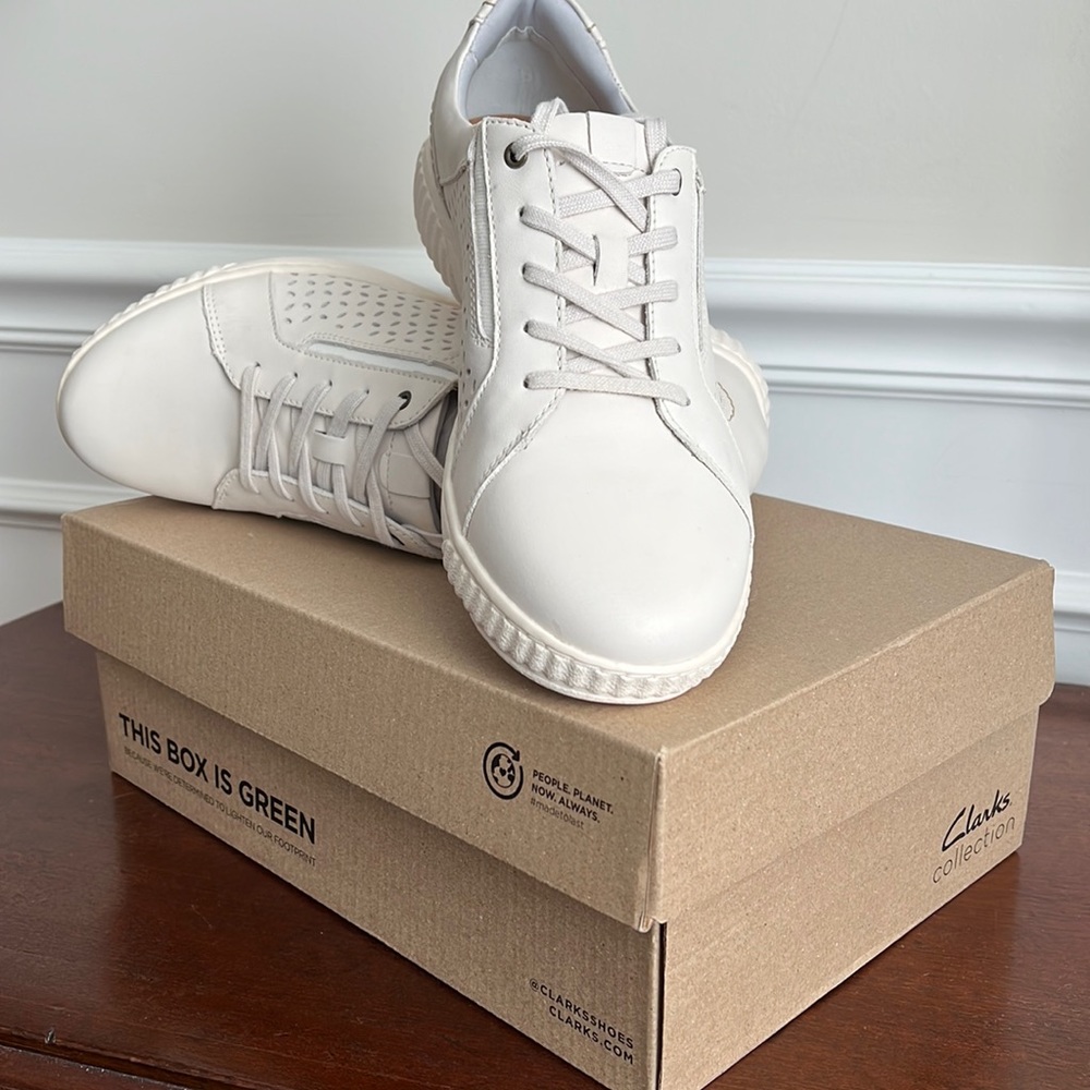 Clarks Collection Women’s Caroline Ella Sneaker size 11 Off White Leather